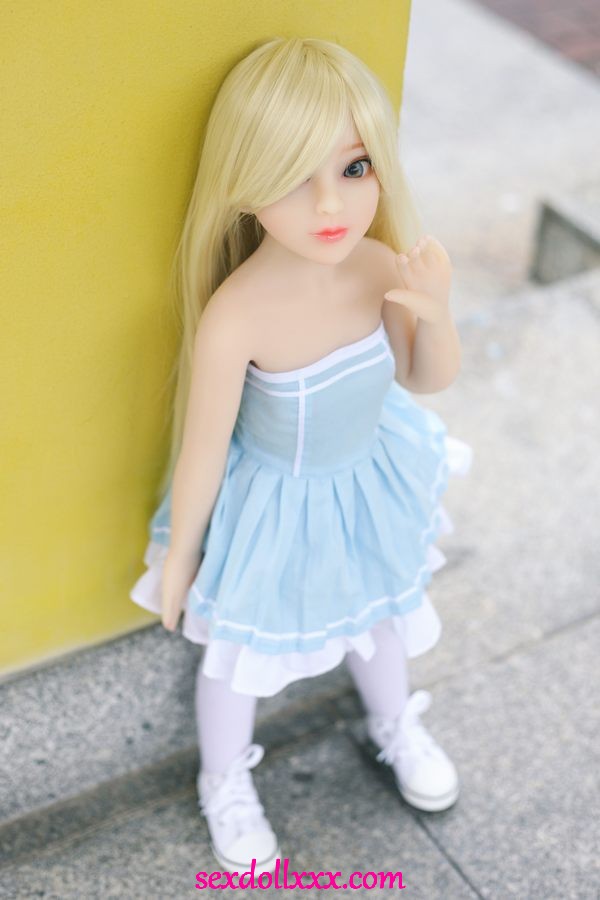 pokimane-sex-doll-wXu79z2