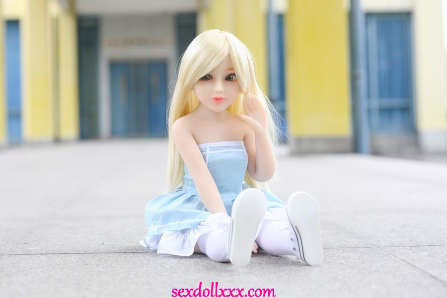 pokimane-sex-doll-wXu79z3