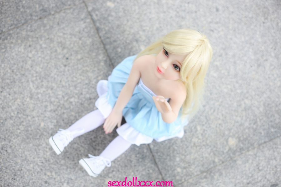 pokimane-sex-doll-wXu79z5