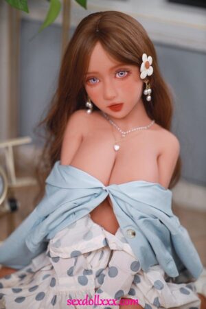 Boobs Asspron With A Realistic Sex Doll - Adelyn