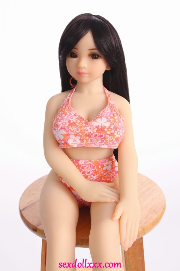 realdoll-sex-doll-yIu05l18