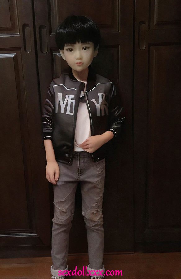 realistic-male-sex-dolls-f6tys8