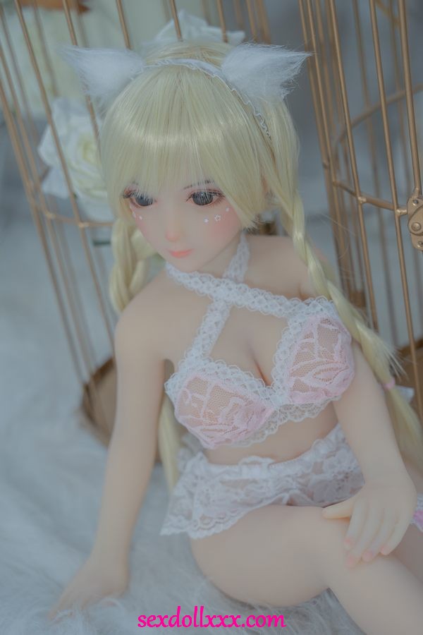 sex-doll-cleaning-mRu01e11
