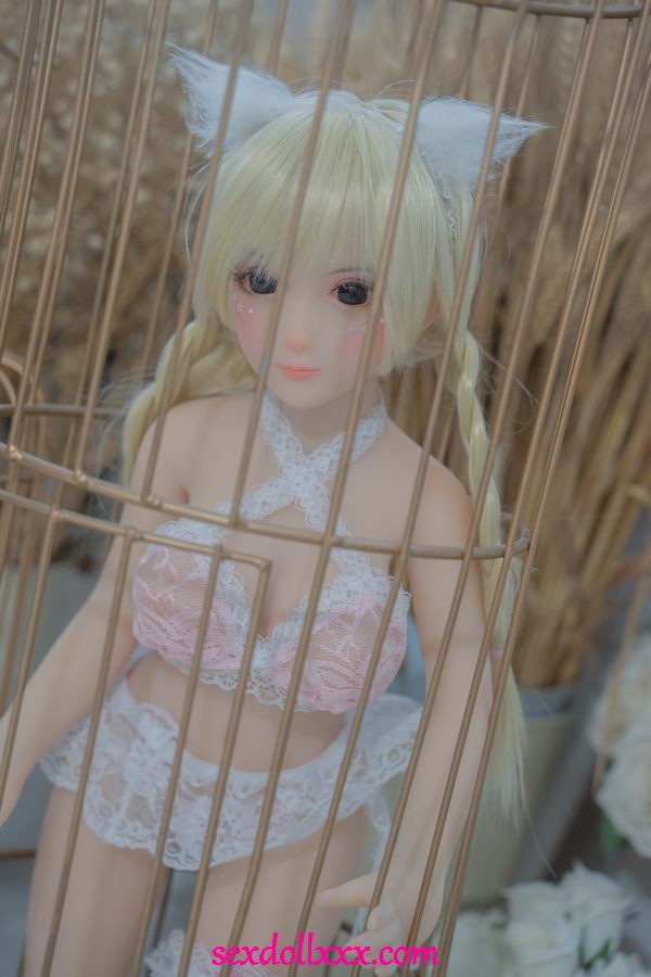 sex-doll-cleaning-mRu01e17